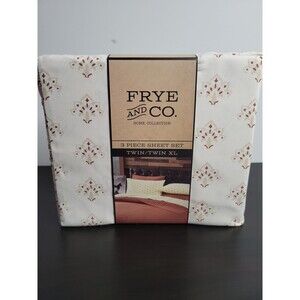 Frye & Co Beige medallion 3 piece twin/twin XL sheet set